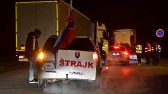 Štrajk slovenských autodopravcov na hraničnom priechode Brodské-Břeclav.
