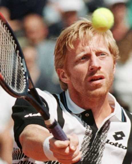 Na archívnej snímke nemecký tenista Boris Becker počas zápasu.
