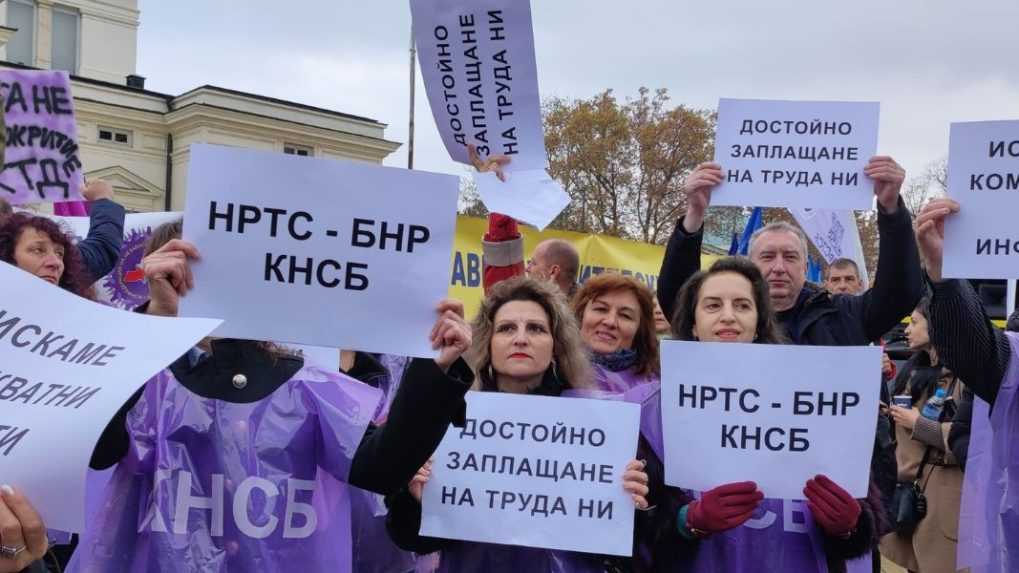 Tisíce ľudí v Bulharsku protestovali za vyššie mzdy