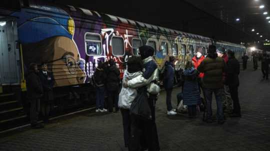 Na snímke vlak, ktorý dopravil cestujúcich z Kyjeva do Chersonu.