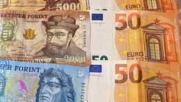 maďarské forinty a eurá