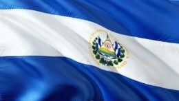 Na snímke je vlajka Salvádoru.