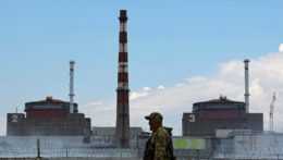 Na ilustračnej snímke jadrová elektráreň.