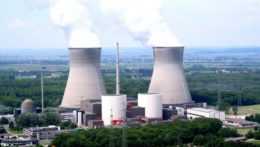 Na ilustračnej snímke jadrová elektráreň.