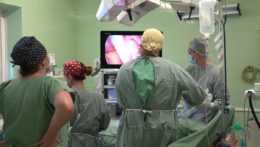 lekári v operačnej sále