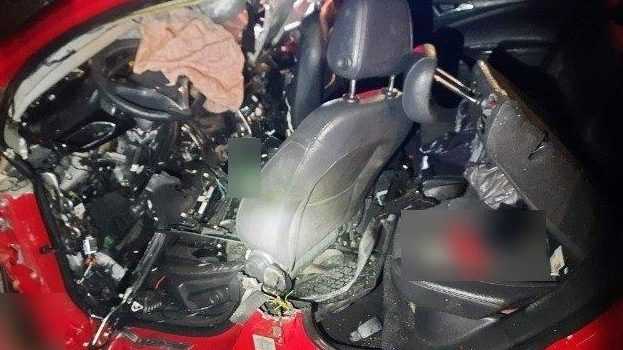 Na Kysuciach pri čelnej zrážke auta s kamiónom zomreli dvaja ľudia