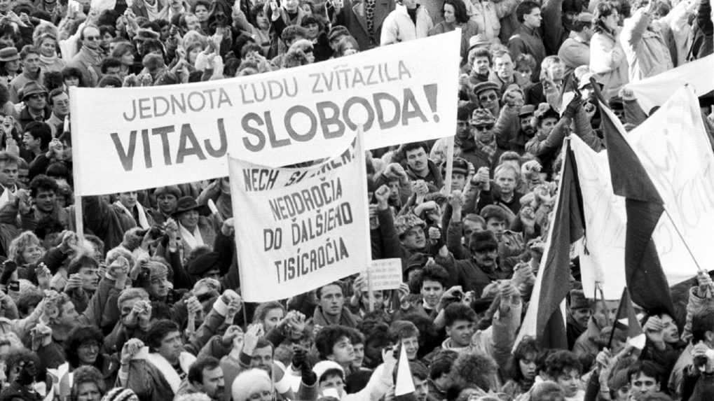 Ako Slováci hodnotia 17. november 1989?