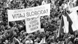 Archívne foto - Nežná revolúcia zo 17. novembra 1989.