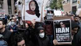 Na ilustračnej snímke protest v Iráne.
