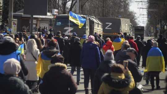 Protest Ukrajincov proti ruskej okupačnej správe v Chersone.