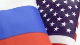 Na ilustračnej snímke vlajky Ruska a Spojených štátov.
