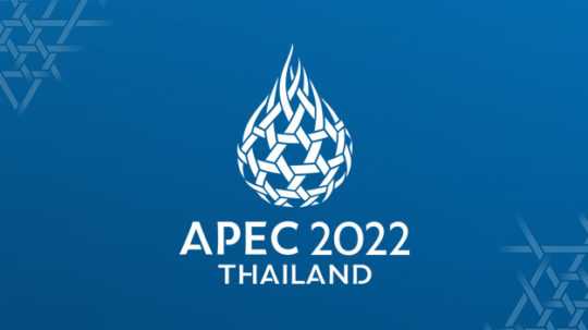 Na snímke logo samitu APEC v Thajsku.