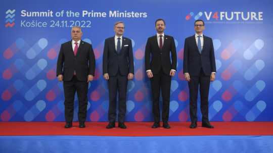 Premiéri krajín V4 - zľava Viktor Orbán, Petr Fiala, Eduard Heger a Mateusz Morawiecki.