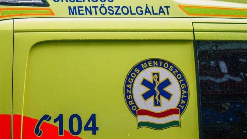 Pri čelnej zrážke dvoch autobusov v Budapešti sa zranilo osem ľudí