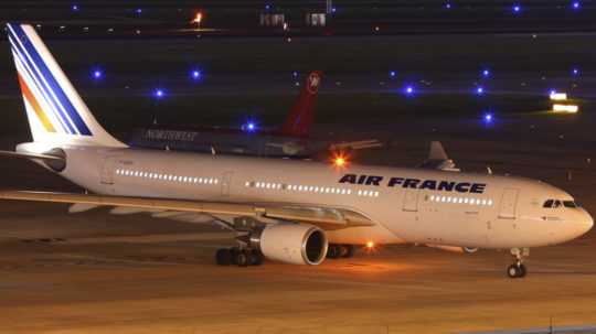 Na nedatovanej snímke lietadlo Airbus 330-200 francúzskej leteckej spoloènosti Air France.