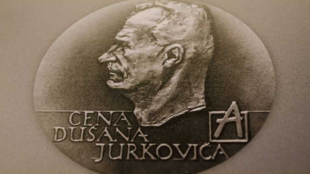 Na ilustračnej snímke ocenenie za architektonickú tvorbu Cena Dušana Jurkoviča.