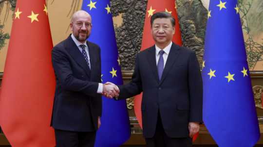 Predseda Európskej rady Charles Michel a čínsky prezident Si Ťin-pching.