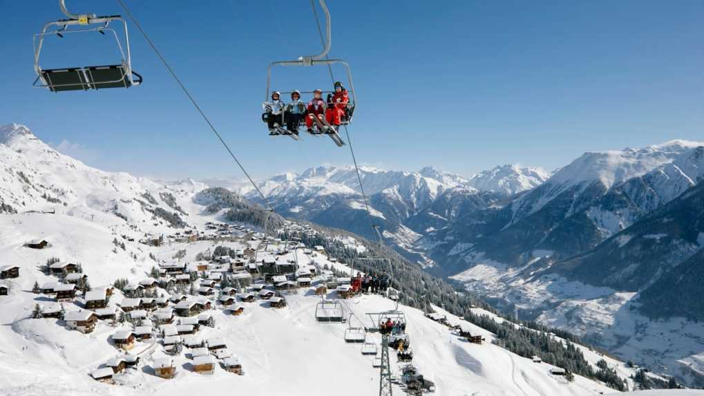 Lyžiarska sezóna v Rakúsku sa začala. Ľudí šokovali najmä vysoké ceny skipasov