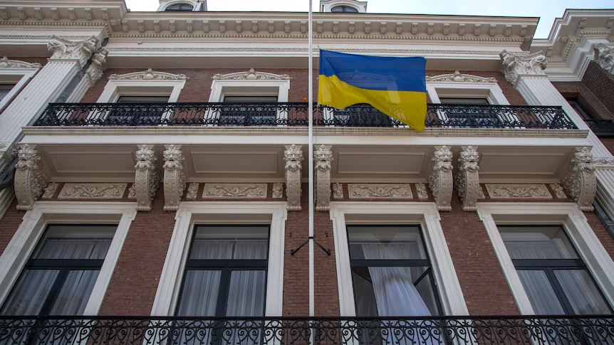 V posledných dňoch dostali vyhrážky ukrajinskí diplomati v 12 krajinách