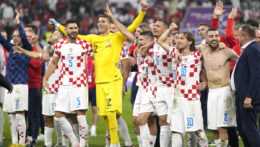 Chorváti sa tešia po výhre 2:1 v zápase o tretie miesto Chorvátsko - Maroko na majstrovstvách sveta vo futbale v katarskej Dauhe.