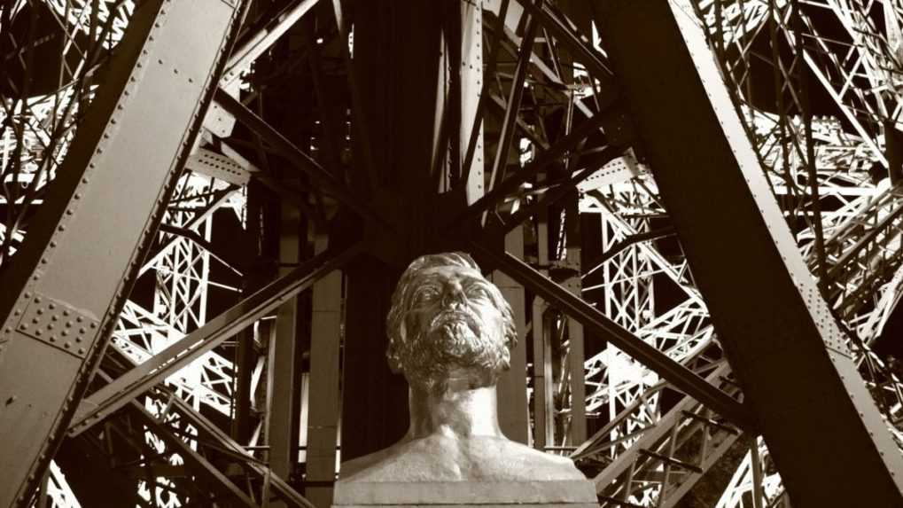 Busta francúzskeho staviteľa Gustava Eiffela umiestnená na Eiffelovej veži v Paríži.