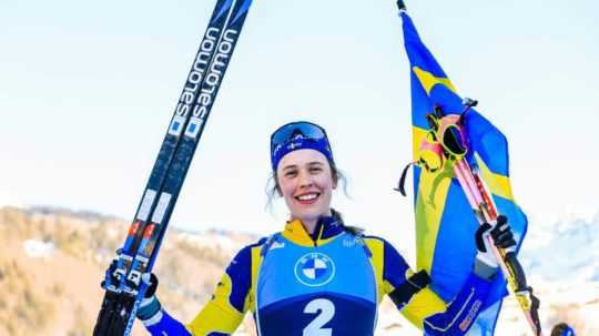 Na snímke švédska biatlonistka Elvira Öbergová.