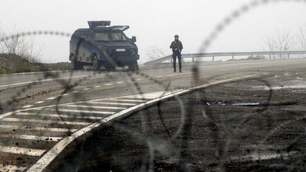 Napätie eskaluje. Priština vyzvala Srbsko, aby stiahlo vojakov z hraníc s Kosovom