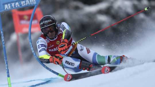 Slovinec Zan Kranjec počas 1. kola obrovského slalomu Svetového pohára alpských lyžiarov v talianskom stredisku Alta Badia.