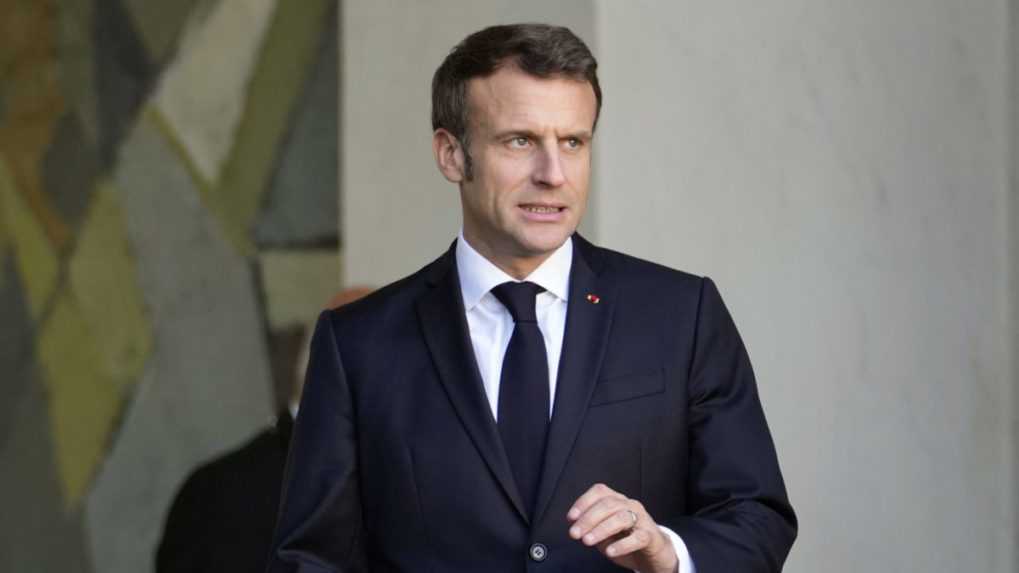 Macron: Západ by mal zvážiť, ako sa postaví k ruským požiadavkám