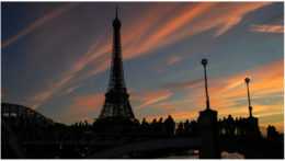 Na ilustračnej snímke Paríž.
