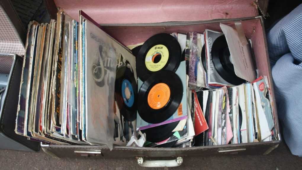Predaj vinylových platní v Británii prvýkrát za 35 rokov prekonal predaj CD