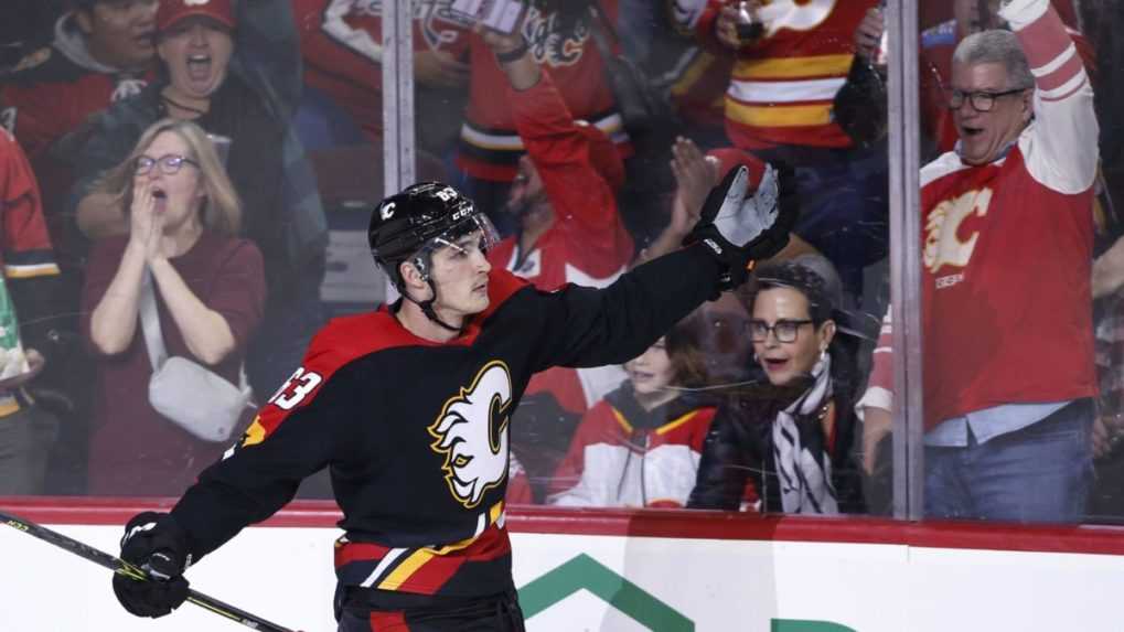 NHL: Ružička pomohol tromi bodmi k víťazstvu Calgary