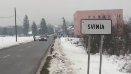 Tabuľa obce Svinia.