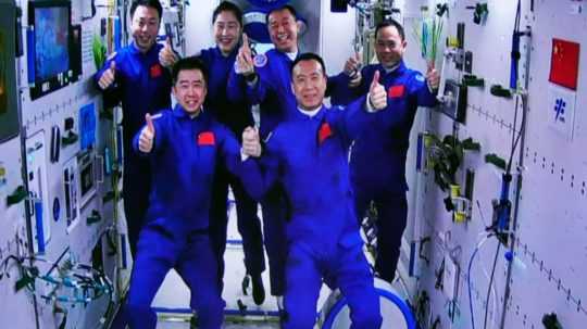 Čínski tajkonauti na vesmírnej stanici Tchien-kung.