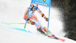 Slovenská lyžiarka Petra Vlhová v prvom kole obrovského slalomu v rakúskom Semmeringu.