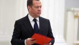 Na snímke zástupca šéfa ruskej Bezpečnostnej rady Dmitrij Medvedev.