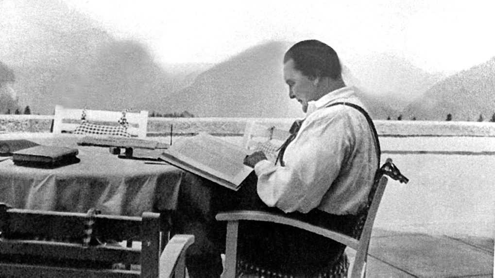 Hermann Göring ako Hitlerov hosť na jeho horskom sídle na Obersalzbergu.