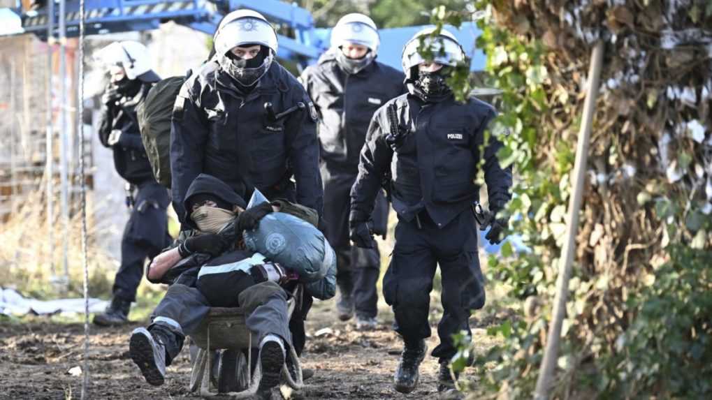 Demolácia Lützerathu pokročila, polícia pokračuje s vypratávaním