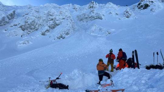 Snímka zo zásahu po páde lavíny v Nízkych Tatrách.