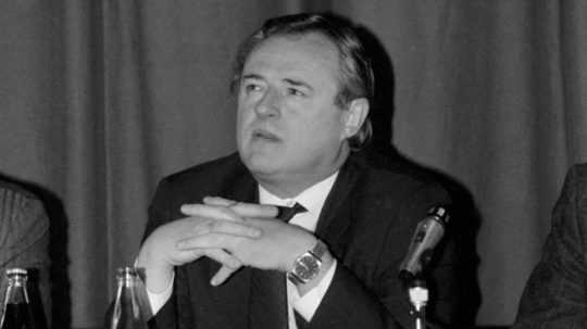 Na archívnej snímke zosnulý novinár Pavel Pecháček.