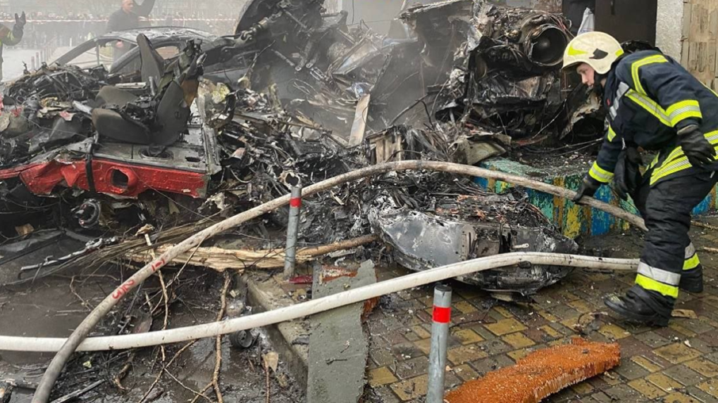 Pri páde vrtuľníka pri Kyjeve zahynulo 18 ľudí vrátane ministra vnútra