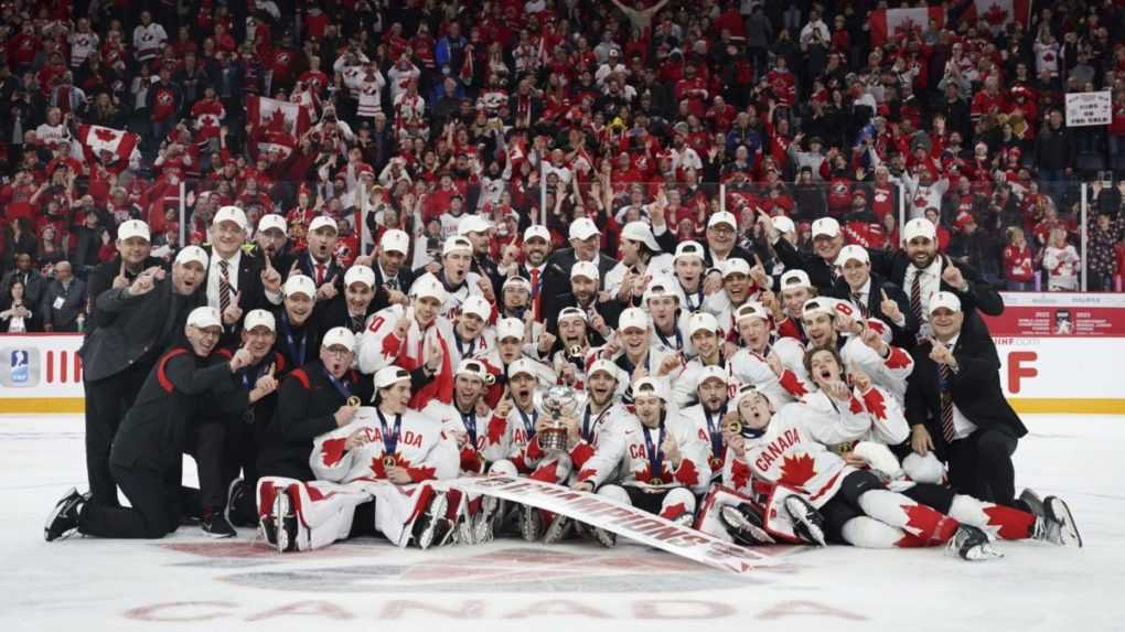 Juniorskými majstrami sveta v hokeji sa stali Kanaďania