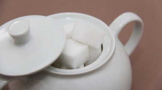 Ilustračná snímka kockového cukru.