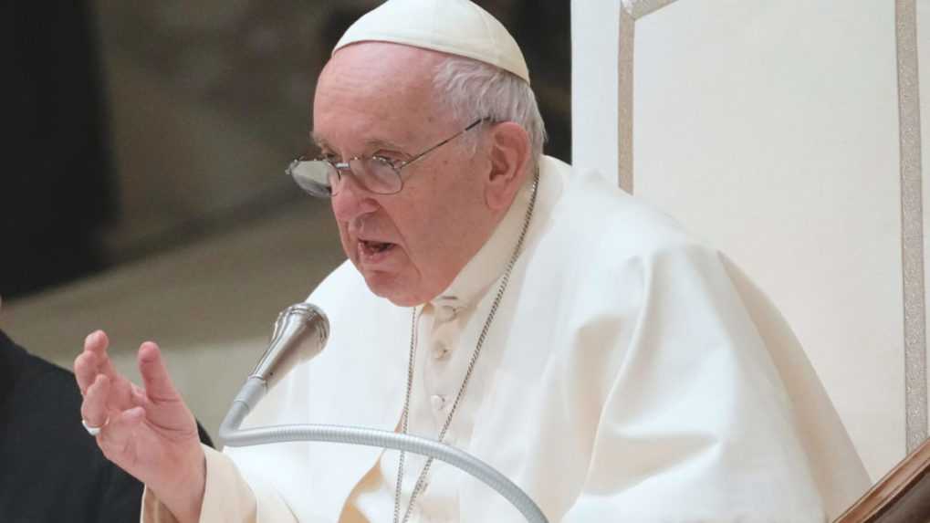 Pápež vyzval na ukončenie násilia a mierové riešenie krízy v Peru