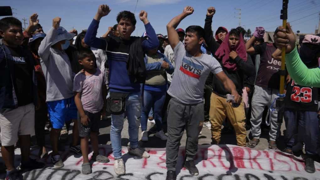 Pri protivládnych protestoch v Peru zahynulo najmenej 17 ľudí