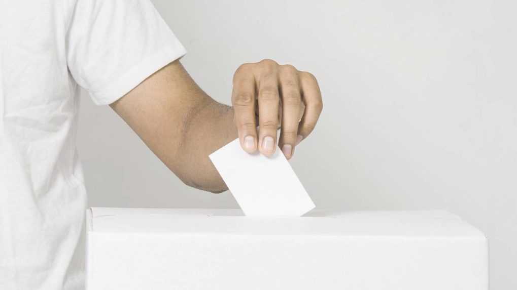Predčasné parlamentné voľby budú 30. septembra