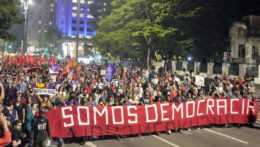 Prodemokratický protest v brazílskom Sao Paule.