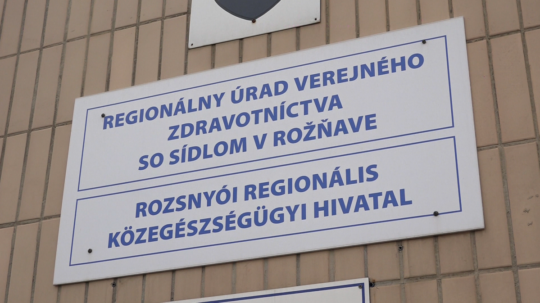 Regionálny úrad verejného zdravotníctva (RÚVZ) v Rožňave.