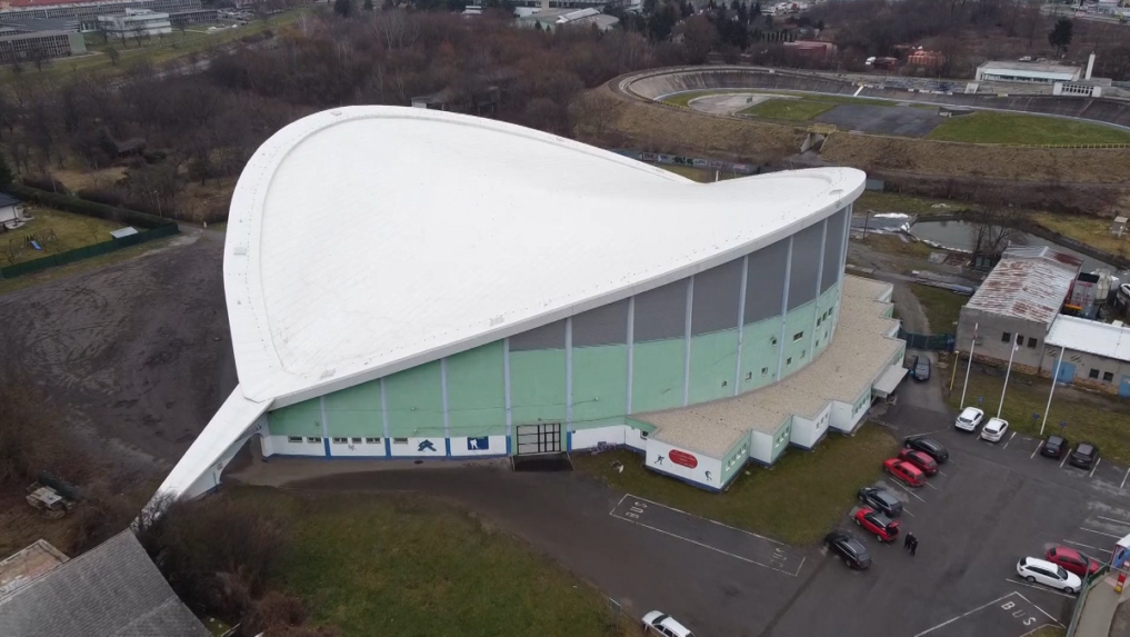 Prešov pri rekonštrukcii zimného štadióna porušil zákon
