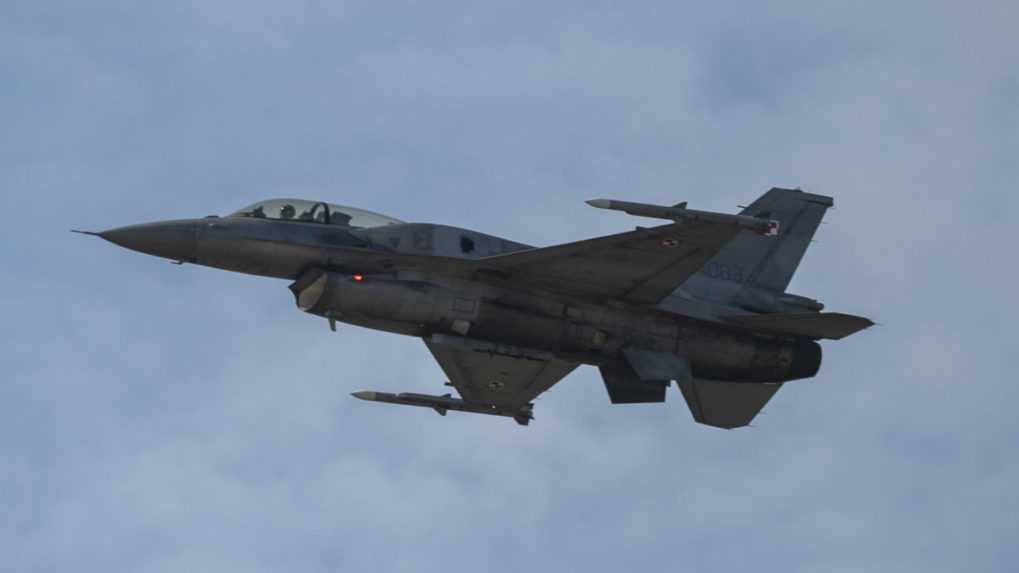 Poľsko je naklonené dodaniu stíhačiek F-16 na Ukrajinu, tvrdí Jermak